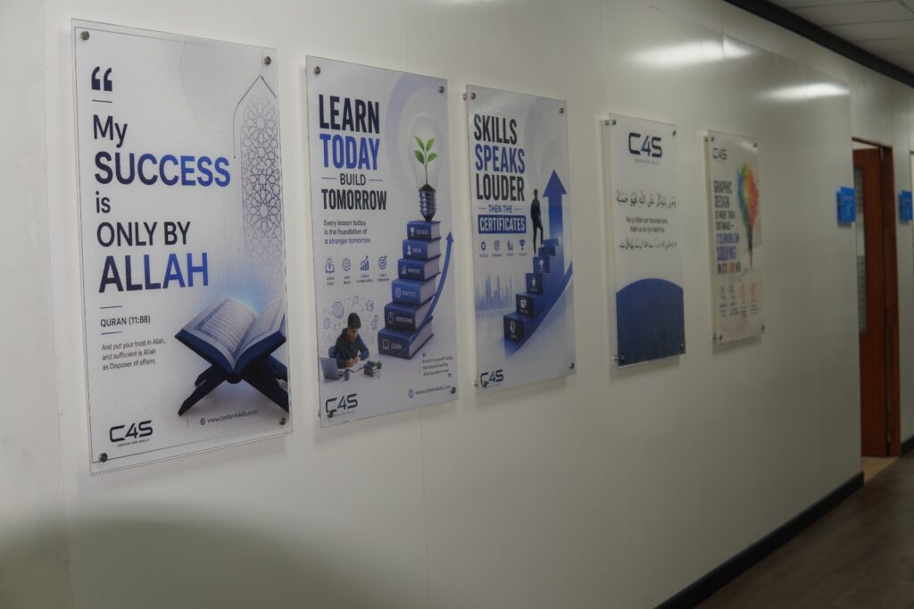 How Faisalabad Students Can Balance University Studies and a Short IT Course | C4S